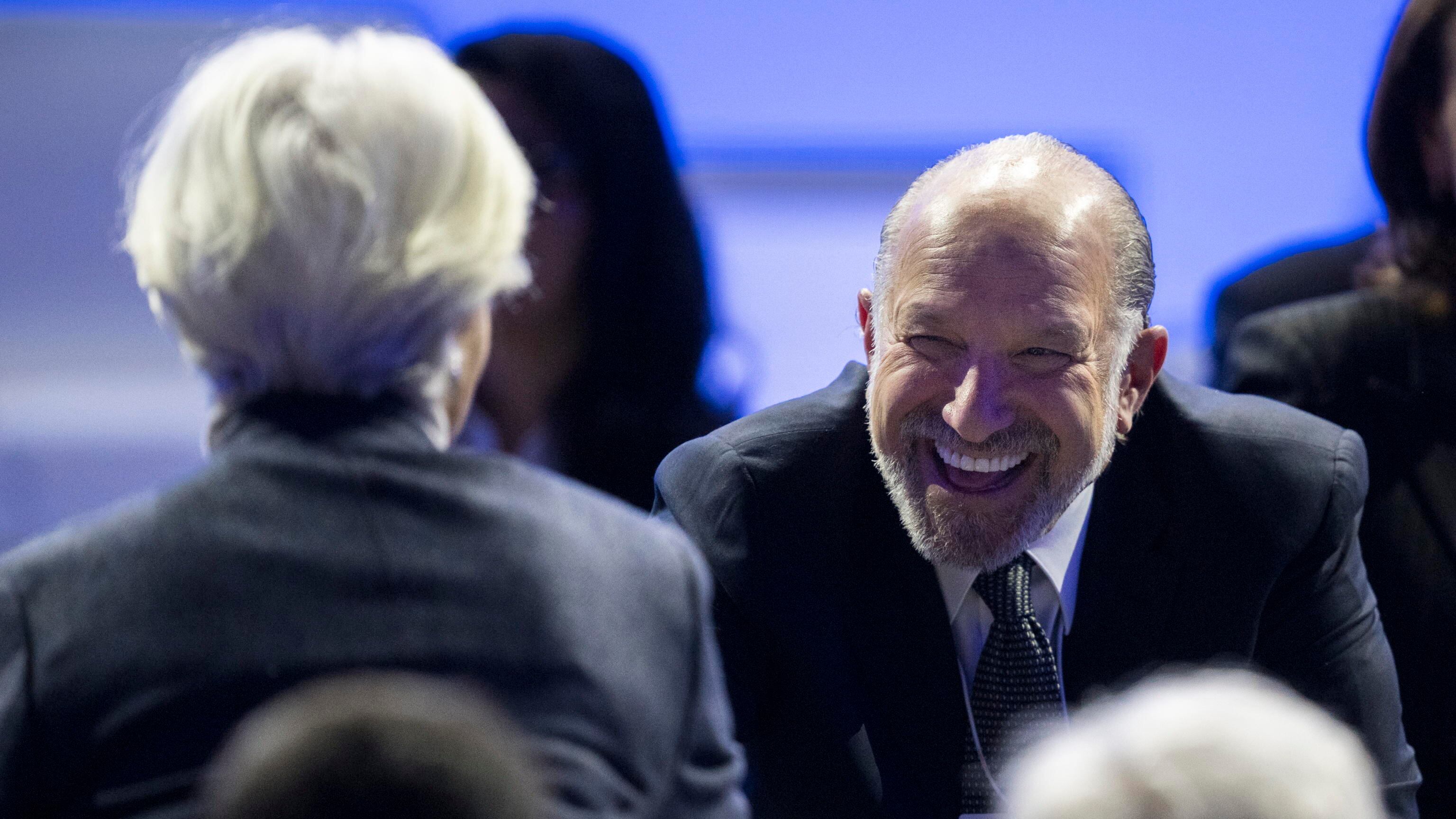 Bufera sul segretario al Commercio Usa Lutnick. E Lagarde lascia la cena