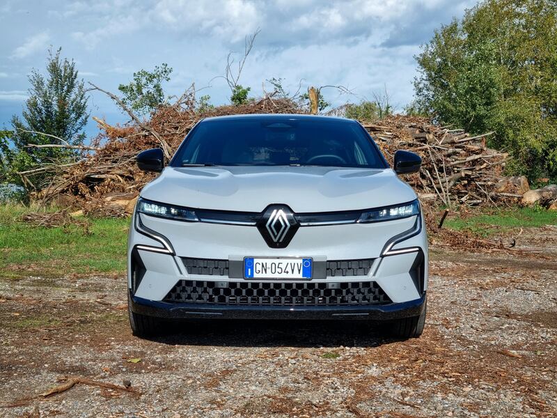 Renault Megane E-Tech Electric: guarda la gallery del crossover ibrido 4