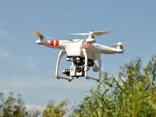 Taranto, drone destinato ai detenuti con droga e cellulari