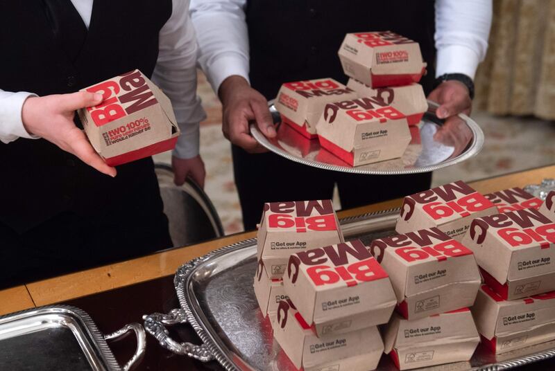 Donald Trump e la cena fast food 7
