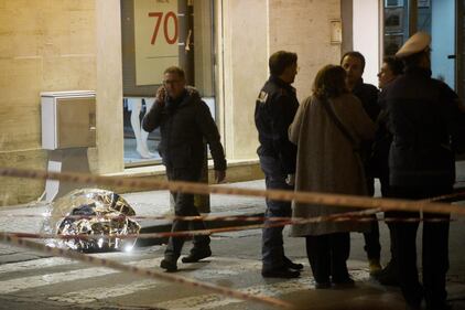 Rapina nel Napoletano, gioielliere uccide uno dei malviventi 10