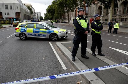 Londra, un'auto sulla folla davanti al museo di storia naturale 17