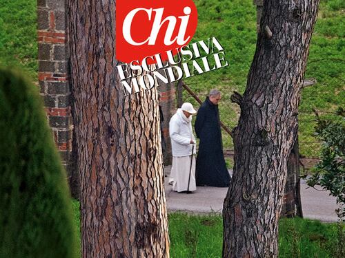 Berretto, sciarpa e rosario: la nuova vita di Ratzinger