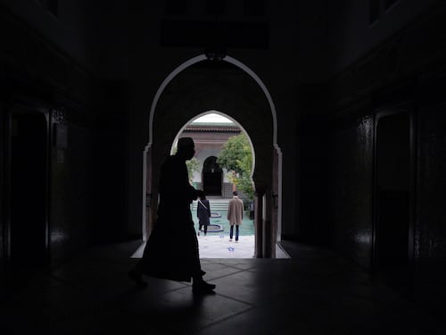 Soldi, politica e ideologia. L'Ue svela il rischio islam (ma l'Italia resta indietro)