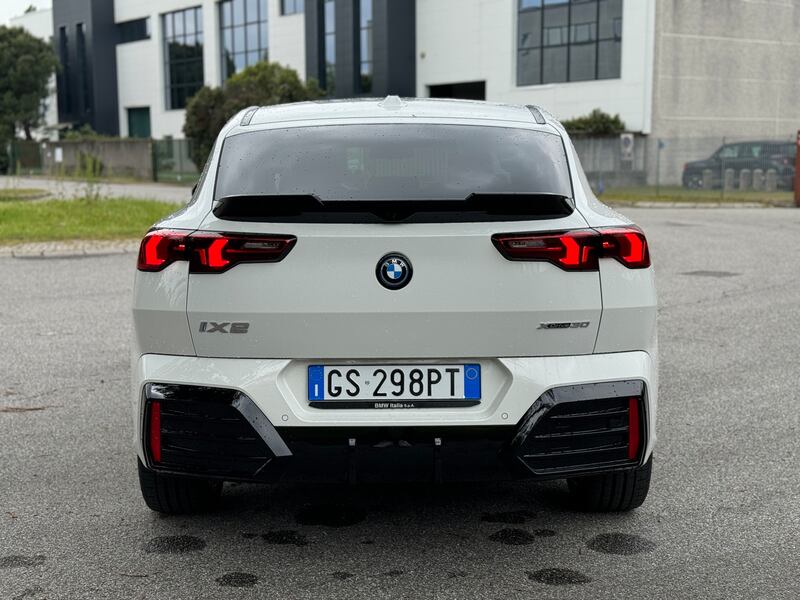BMW iX2 xDrive 30: la gallery del nuovo suv elettrico sportivo 14