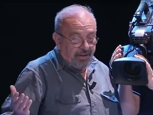 Scoppia la rivolta contro Vauro <br />"Ha offeso il Papa ad <em>Annozero"</em>