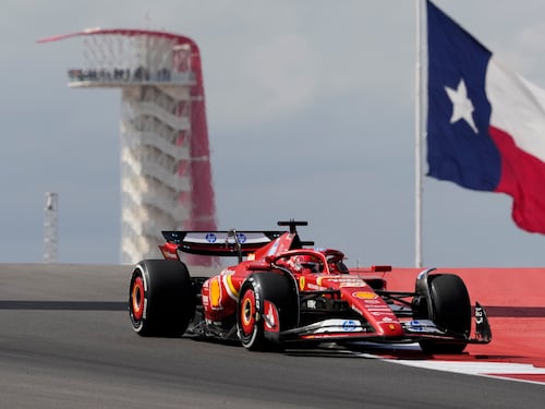 F1, Ferrari alti e bassi: Sainz e Leclerc volano nelle libere, malino nelle qualifiche sprint