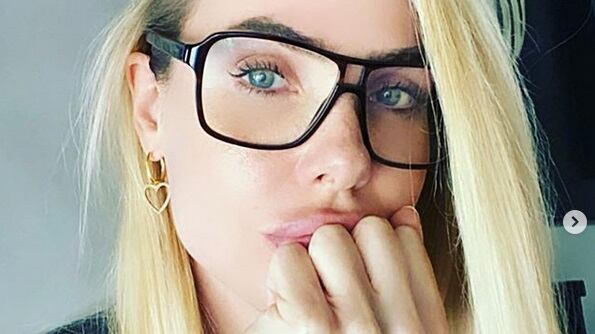 "Ragazzi adesso facciamo festa?" La foto di Ilary scatena la bufera