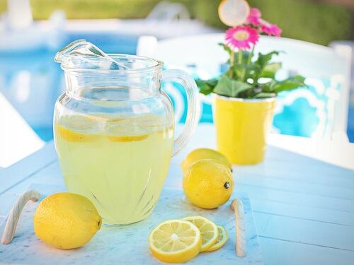 Come perdere i chili di troppo con la detox water