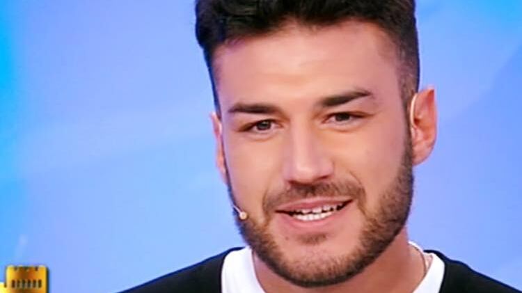 Uomini e donne, Lorenzo ospite al Trono Over: È il momento di scegliere.