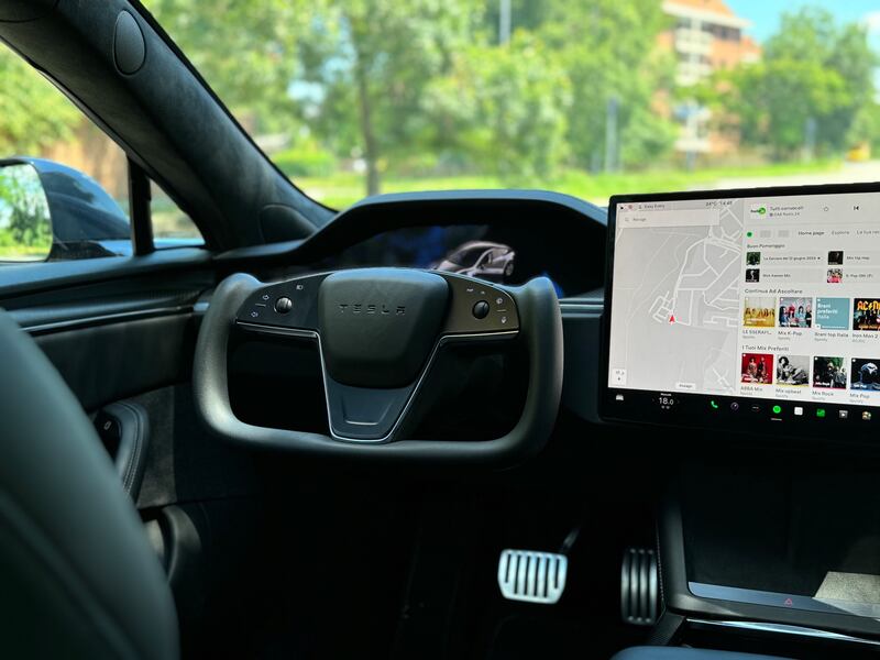 Tesla Model S Plaid: guarda la gallery della super berlina elettrica 18