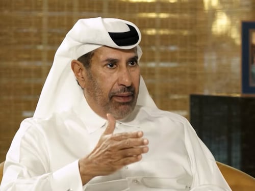 Miliardario e politico di alto rango del Qatar: chi è Hamad bin Jassim bin Jaber Al Thani, lo sceicco che ha acquistato Villa Certosa