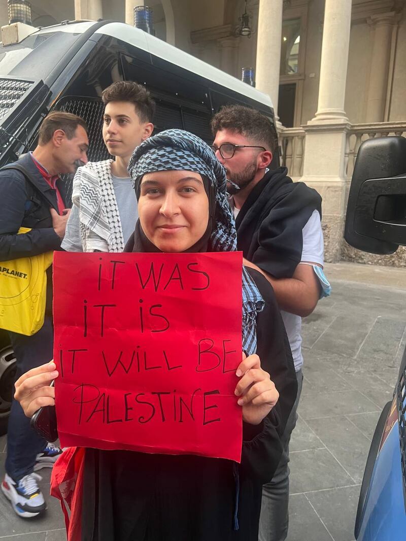 Milano, in piazza l'odio rosso contro Israele e il governo 1