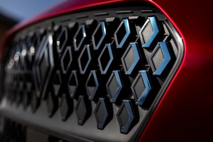 Renault Clio E-Tech: guarda tutte le foto 9