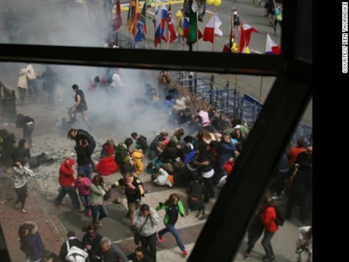 Boston, sospetto attentatore immortalato dalle telecamere