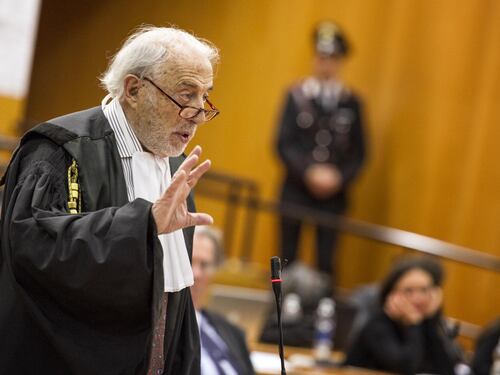 "È una guerra di potere, escono male tutti"
