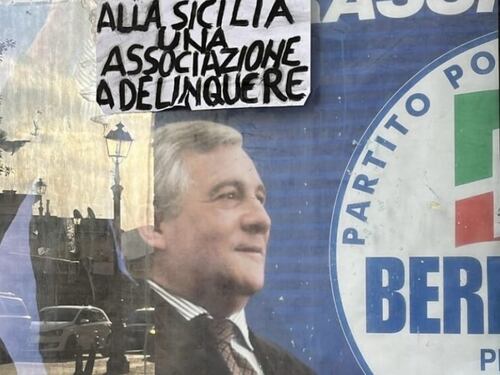 Vandalizzati manifesti di Forza Italia. Il partito: "Non ci faremo intimidire"