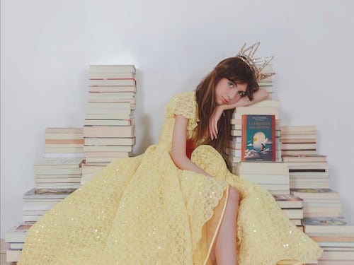 "La scrittura è il mio faro nel buio". Sara Ciafardoni tra malattia e passione sboccia l'amore per i libri