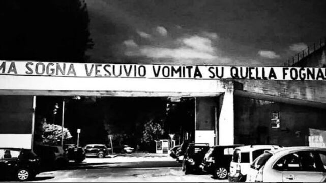 "Vesuvio vomita su...": nuovo striscione vergognoso contro Napoli
