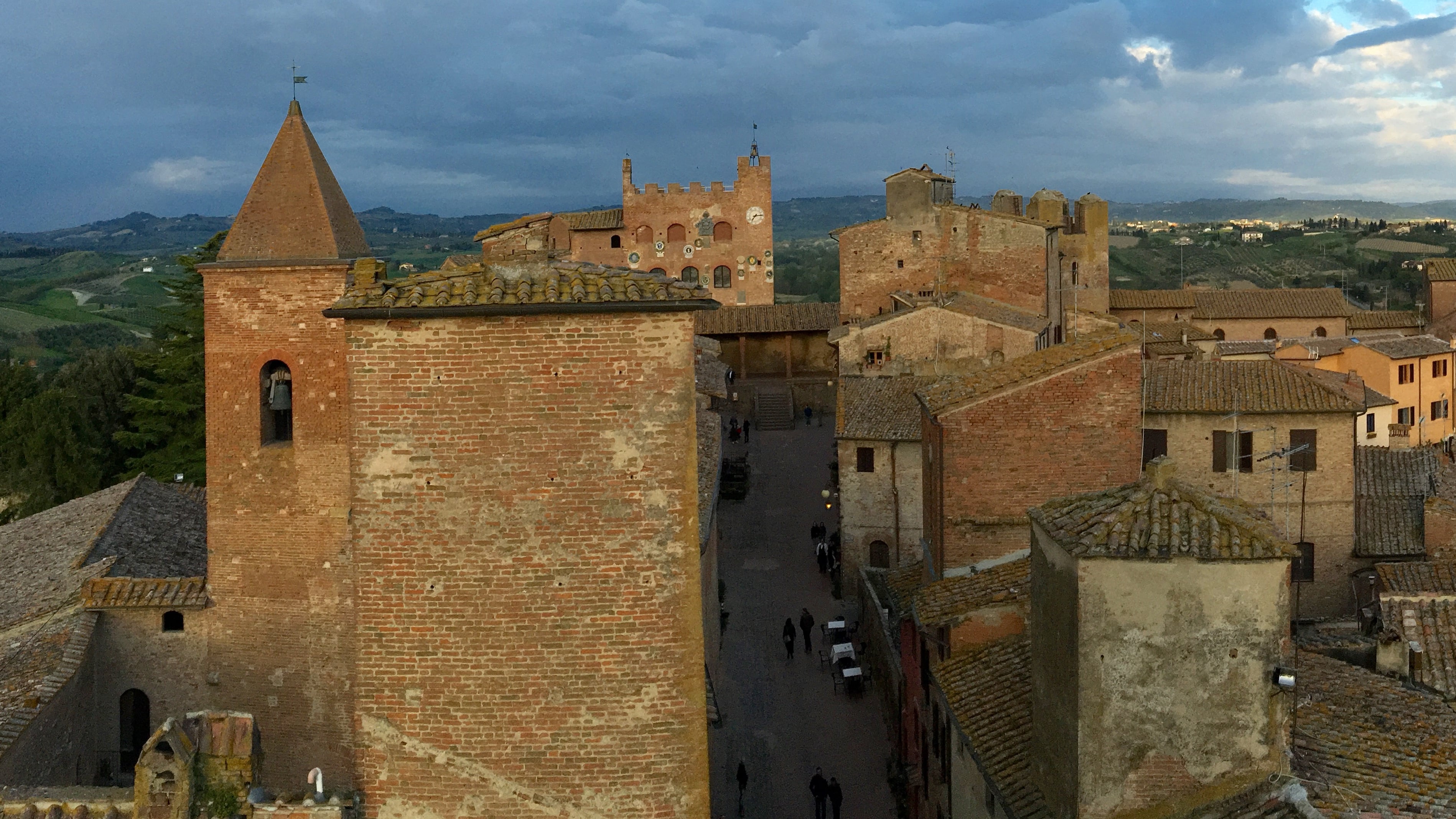 Il borgo medievale dà la caccia al fantasma di Boccaccio