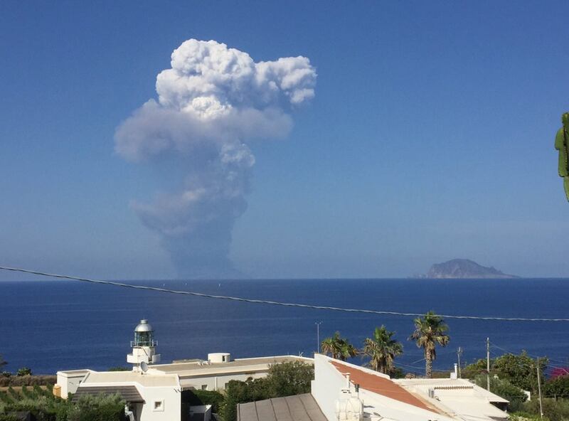 Stromboli, eruzione sull'isola 4