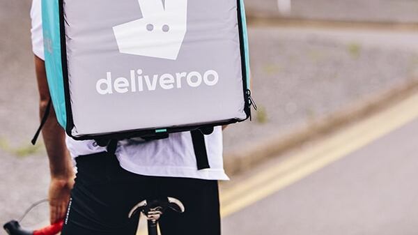 La Cgil fa causa a Deliveroo: "L'algoritmo Frank discrimina i lavoratori"