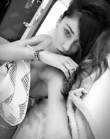 Belen Rodriguez provocante in costume  3
