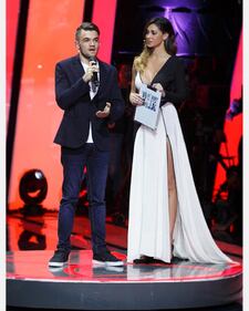 Belen Rodriguez topless in camerino 12