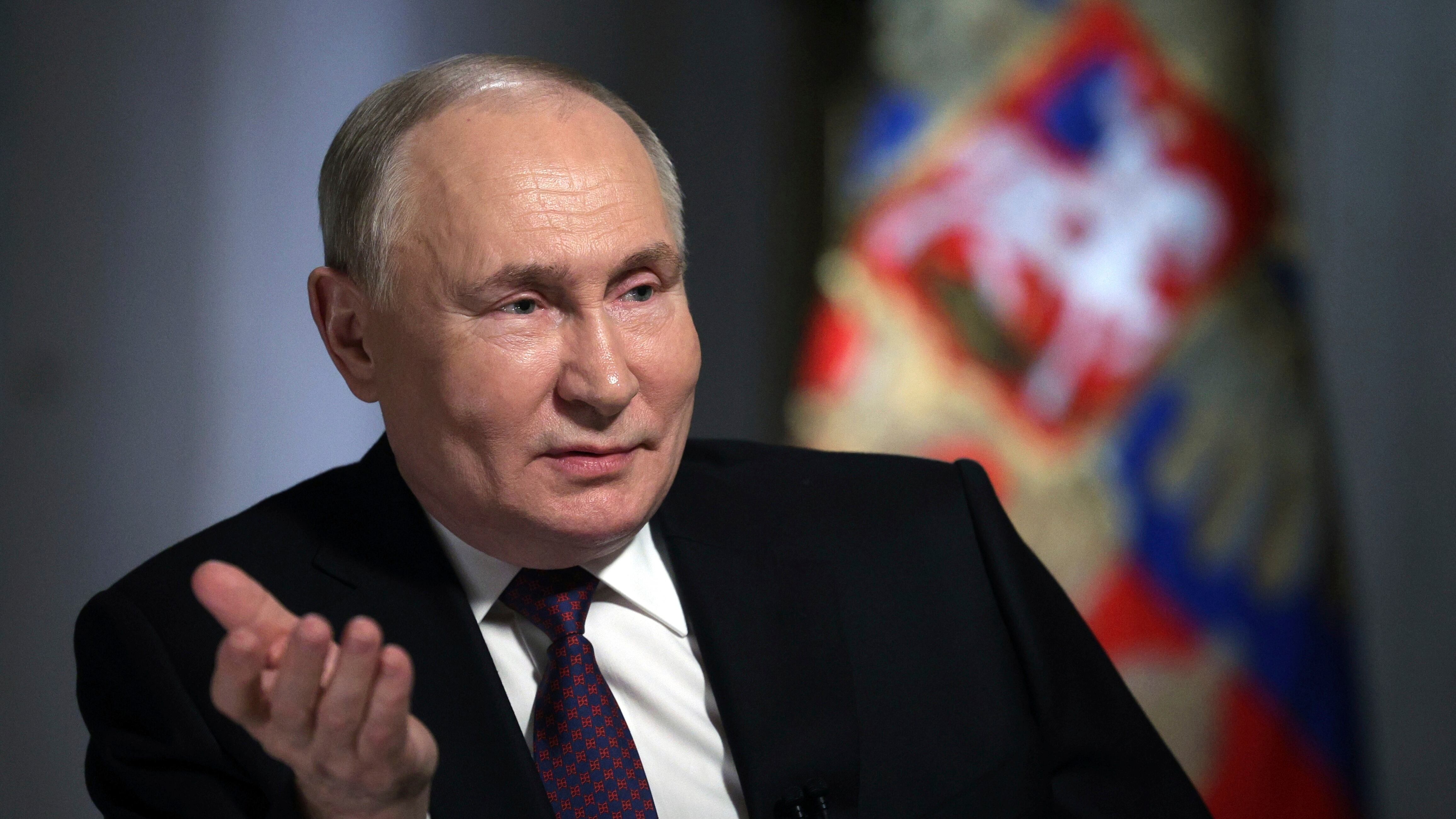 Troll, siti fake e "spin doctors": così Mosca prova a fermare il supporto di Usa e Ue a Kiev