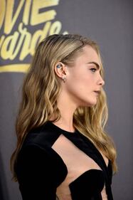 Cara Delevingne in total balck agli Mtv Movie Awards 7