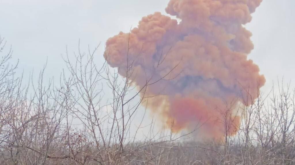 L'esplosione di un deposito di acido nitrico: le immagini choc