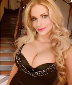 Francesca Cipriani hot: costumi bollenti per l'estate 20