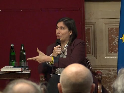 Per Repubblica la Rai "oscura". la leader dem. Ma è una bufala: "Elly è sul Tg1 più di tutti"