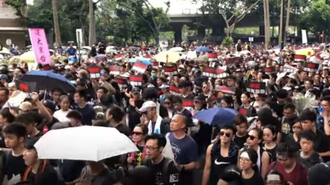 Hong Kong, blocco dei siti porno per spingere le persone in piazza
