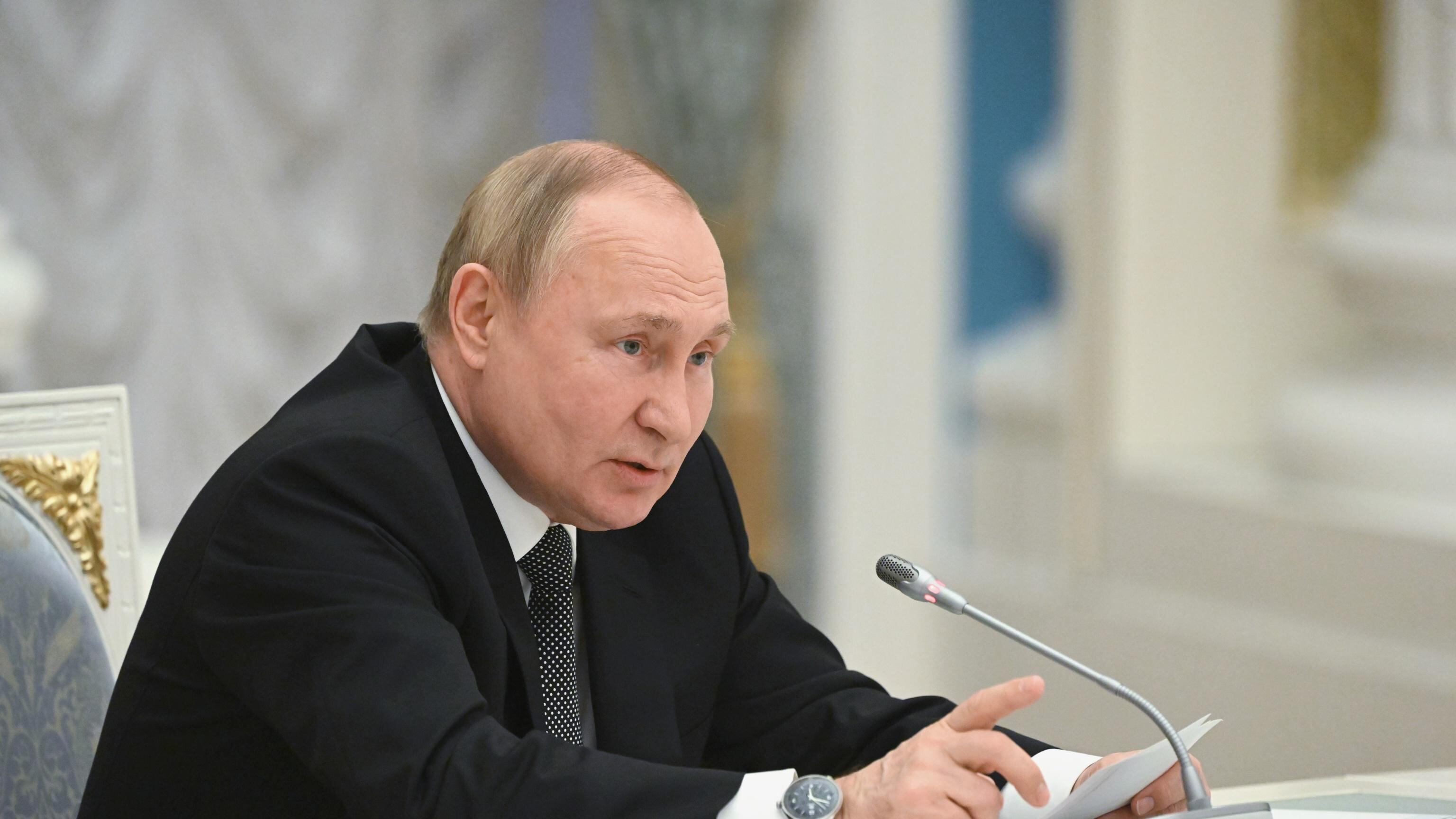 "Ha un tumore al pancreas". Le ultime indiscrezioni su Putin