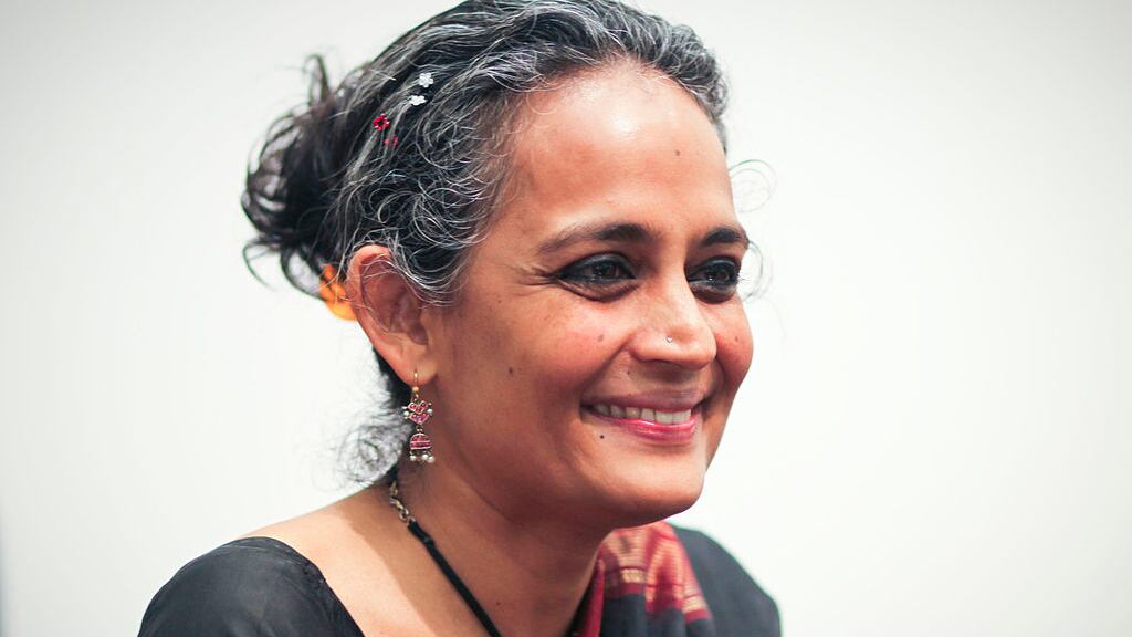 Ghetti, tombe, paure L'India oscura di Arundhati Roy