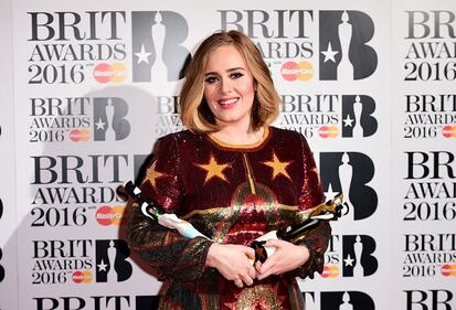 Adele, la regina dei Brit Awards 2016: foto 1