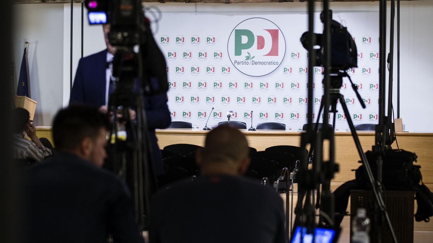 Taranto come Napoli: il Pd viene commissariato