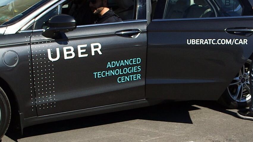 Stop dell'Europa a Uber: "Non è un'app, è un taxi"