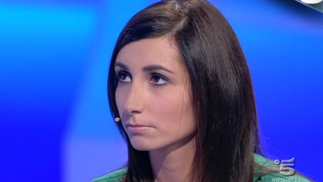 "C'è posta per te", lui la tradisce a 6 giorni dal matrimonio e prova a riconquistarla