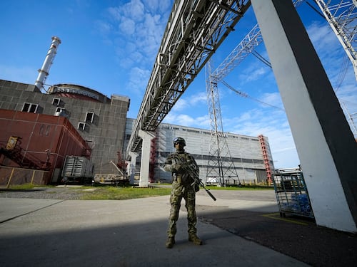 Ucraina, proposta Usa: zona neutrale attorno a Zaporizhzhia sotto il controllo di Washington
