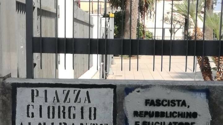 Castellamare, scritte contro Almirante. Meloni: "Il suo ricordo mai scalfito"