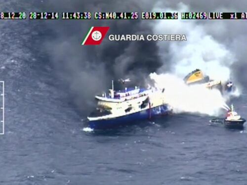 Traghetto in fiamme, giallo sui dispersi