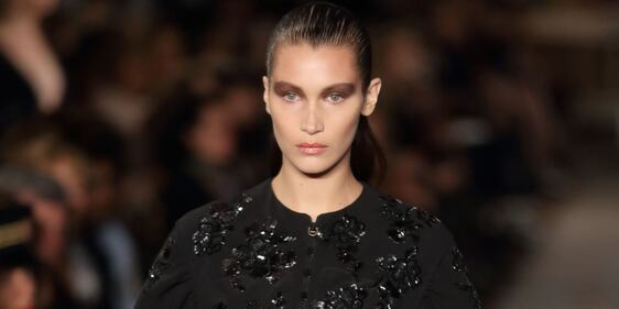 Bella Hadid sexy in un abito mozzafiato 30