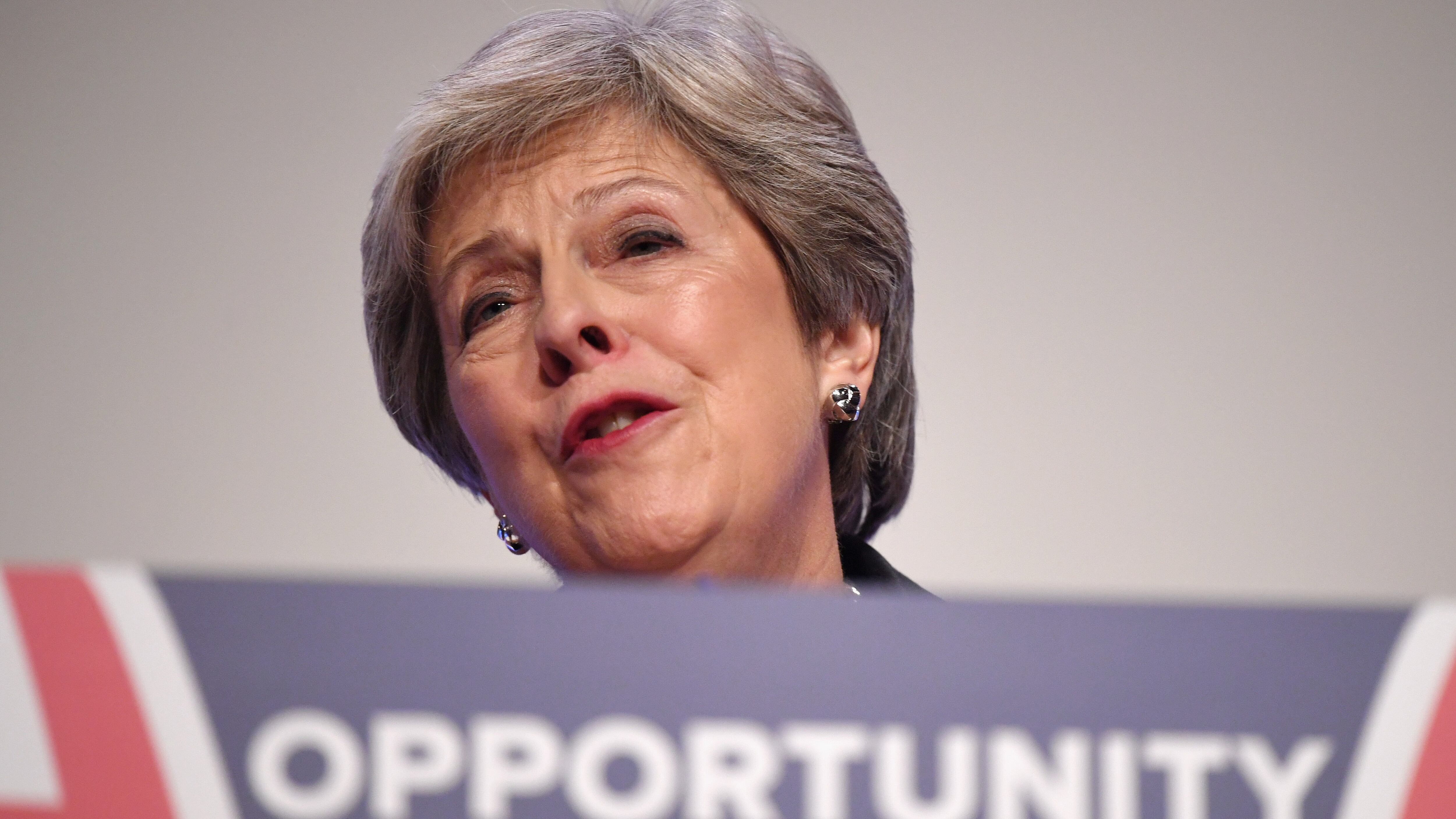 Brexit, voto dal 14/1. Corbyn annuncia: "Sfiducia alla May"