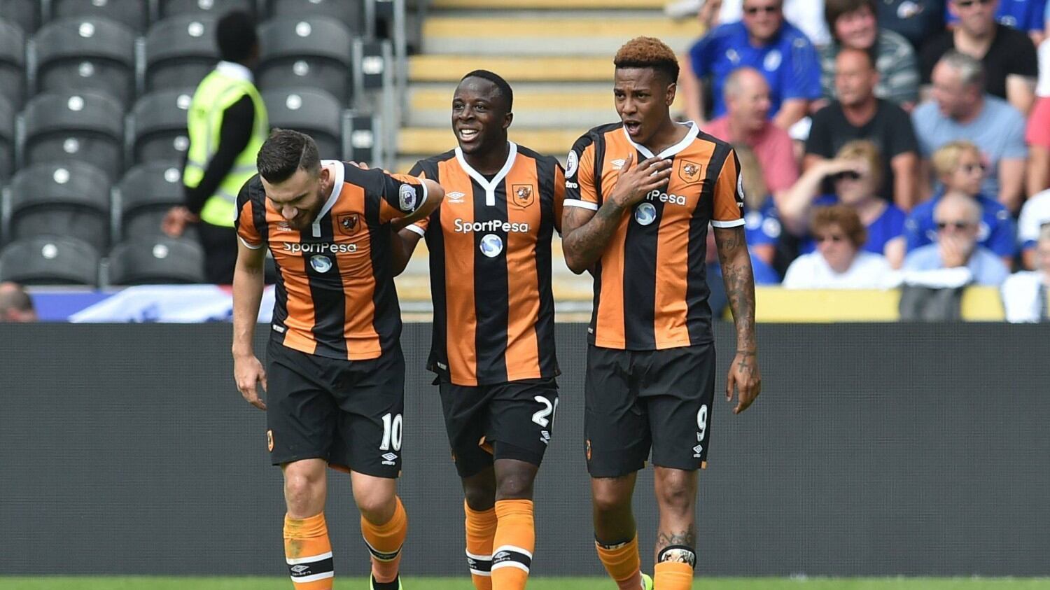 Premier League, gol in doppia rovesciata come nel cartone animato Holly e Benji