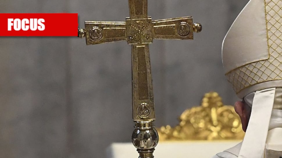 La Francia abbandona il cattolicesimo: l'islam avanza incontrastato