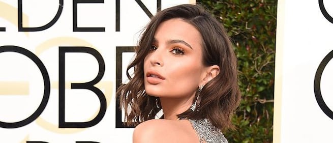Emily Ratajkowski, capelli viola e seno hot 1