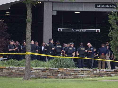Sparatoria in un ospedale dell’Oklahoma: cinque le vittime e dieci i feriti