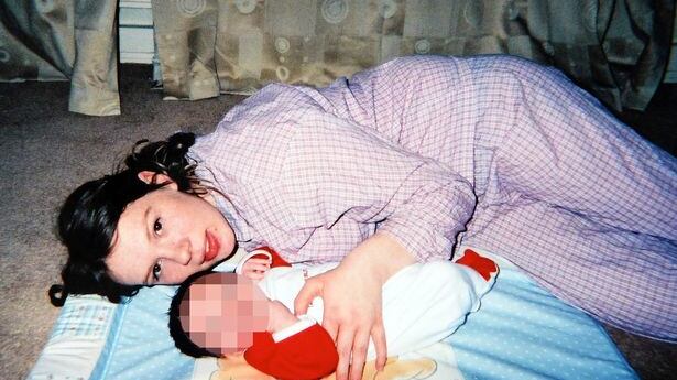 Ragazza incinta, la madre le ruba il ragazzo. E sei anni dopo si prende anche il bimbo